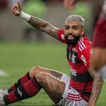 Gabigol projeta ficar 'muito tempo no Flamengo', mas cita o que o tiraria do clube