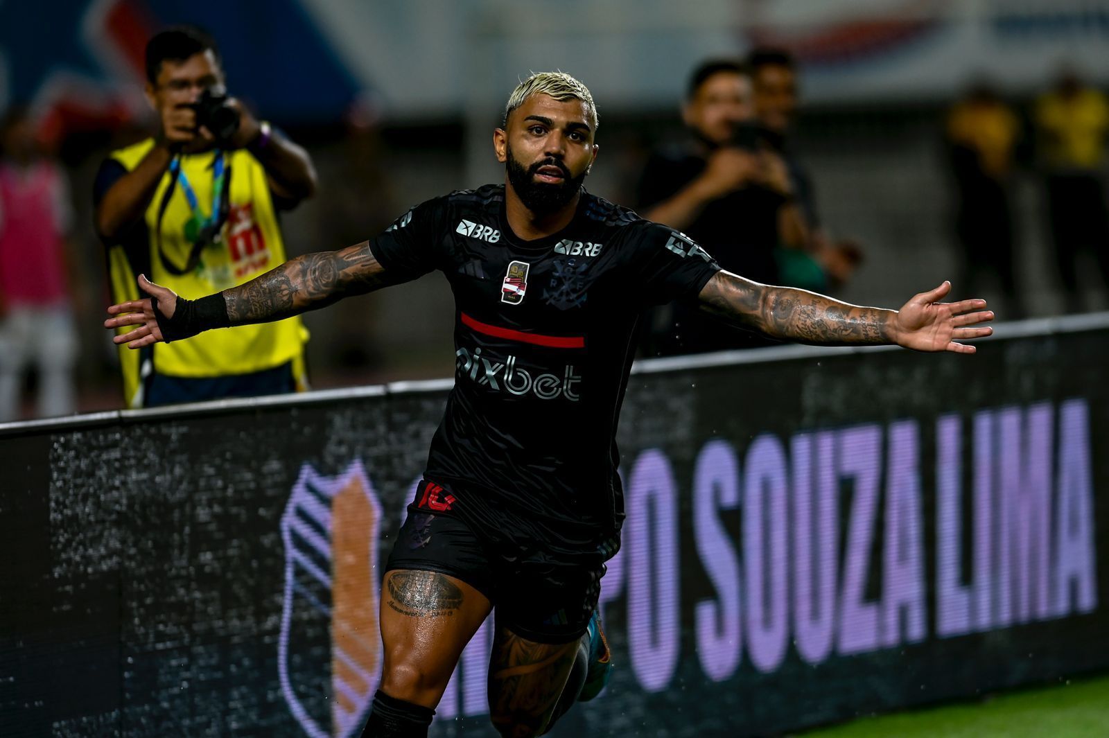 Com gols de Bruno Henrique e Gabigol, Flamengo vence o Sampaio Corrêa no Carioca