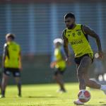 Gabigol volta a treinar no Flamengo e é opção contra o Grêmio