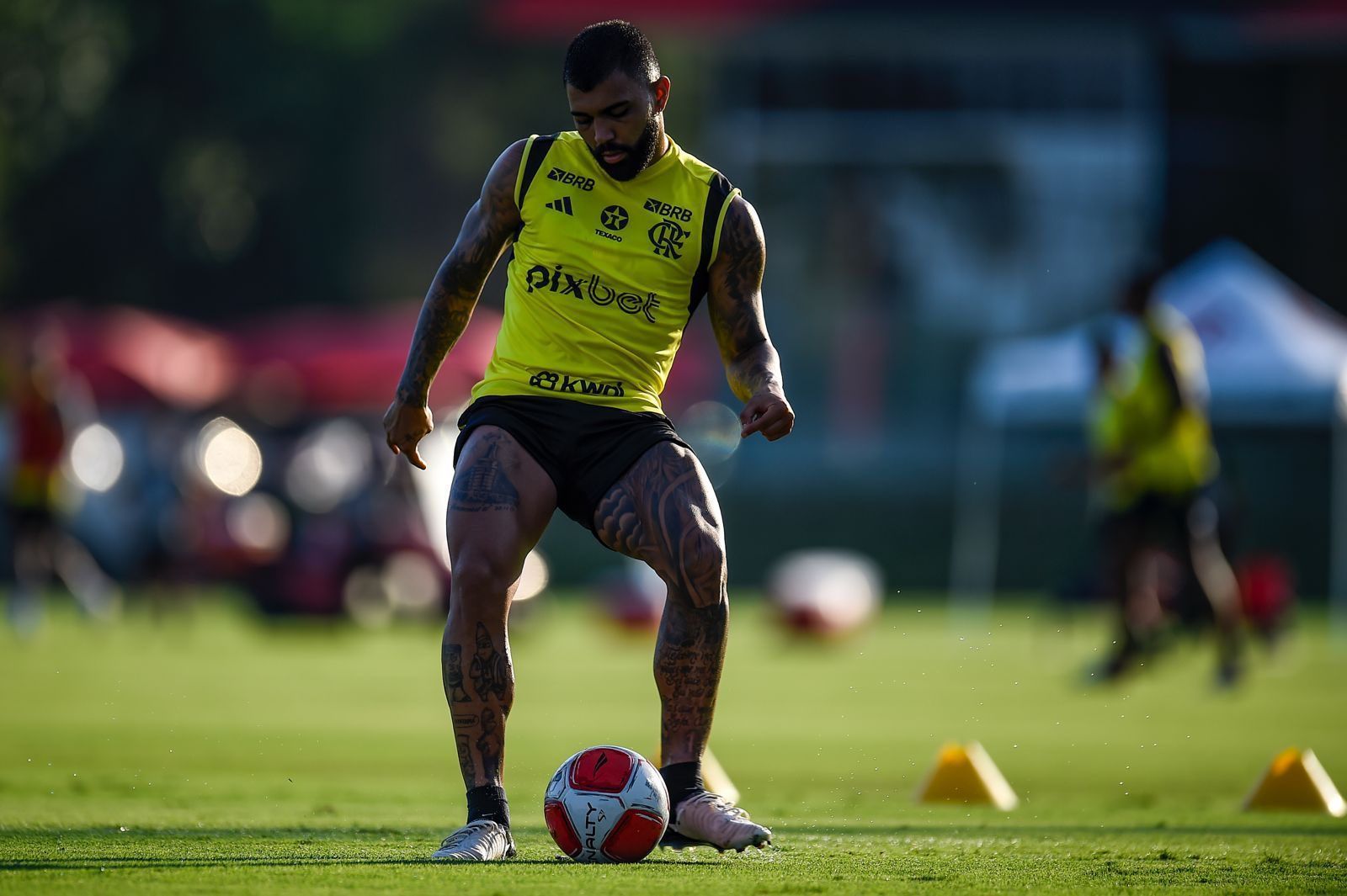 Fla-Flu: Gabigol volta a treinar com grupo e pode ser opção para Tite