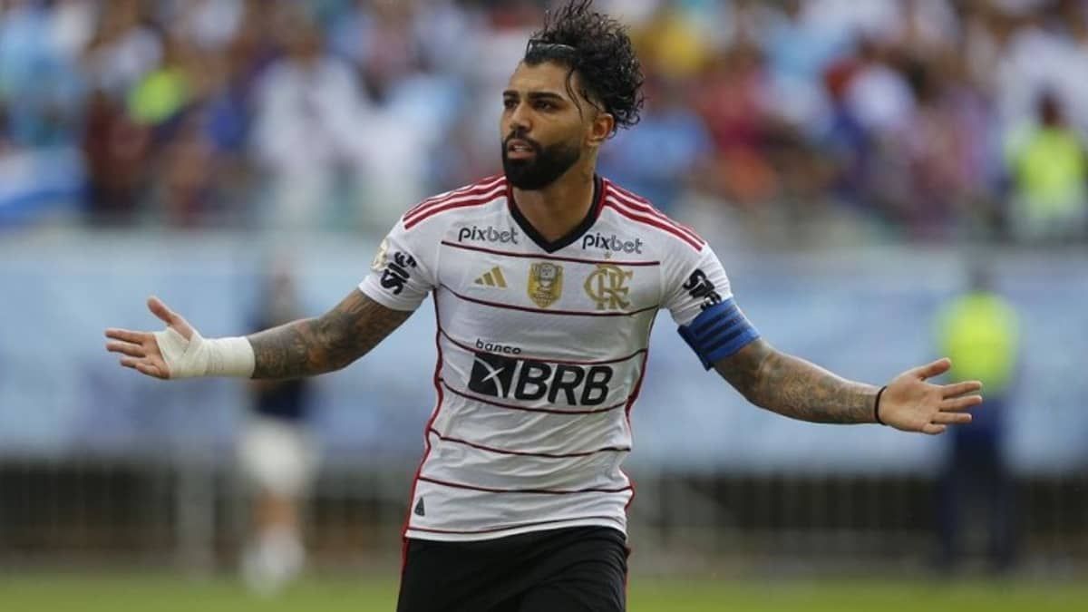 Colunista detona Gabigol e compara com Deyverson: 'Pelo menos é carismático'