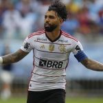 Colunista detona Gabigol e compara com Deyverson: 'Pelo menos é carismático'