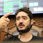 Gabriel Azevedo presta depoimento à polícia após entrevista em que cita vereador por 'rachadinha'