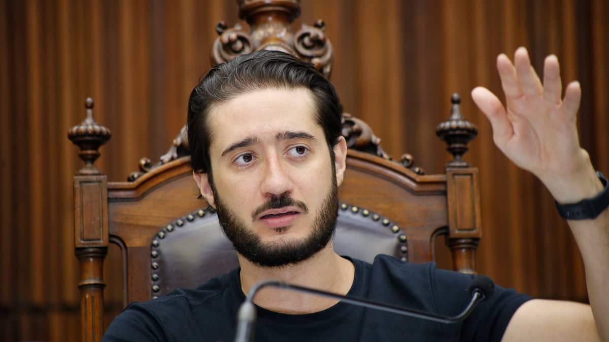 Gabriel Azevedo processa prefeito de BH por publicação no Twitter e pede explicações