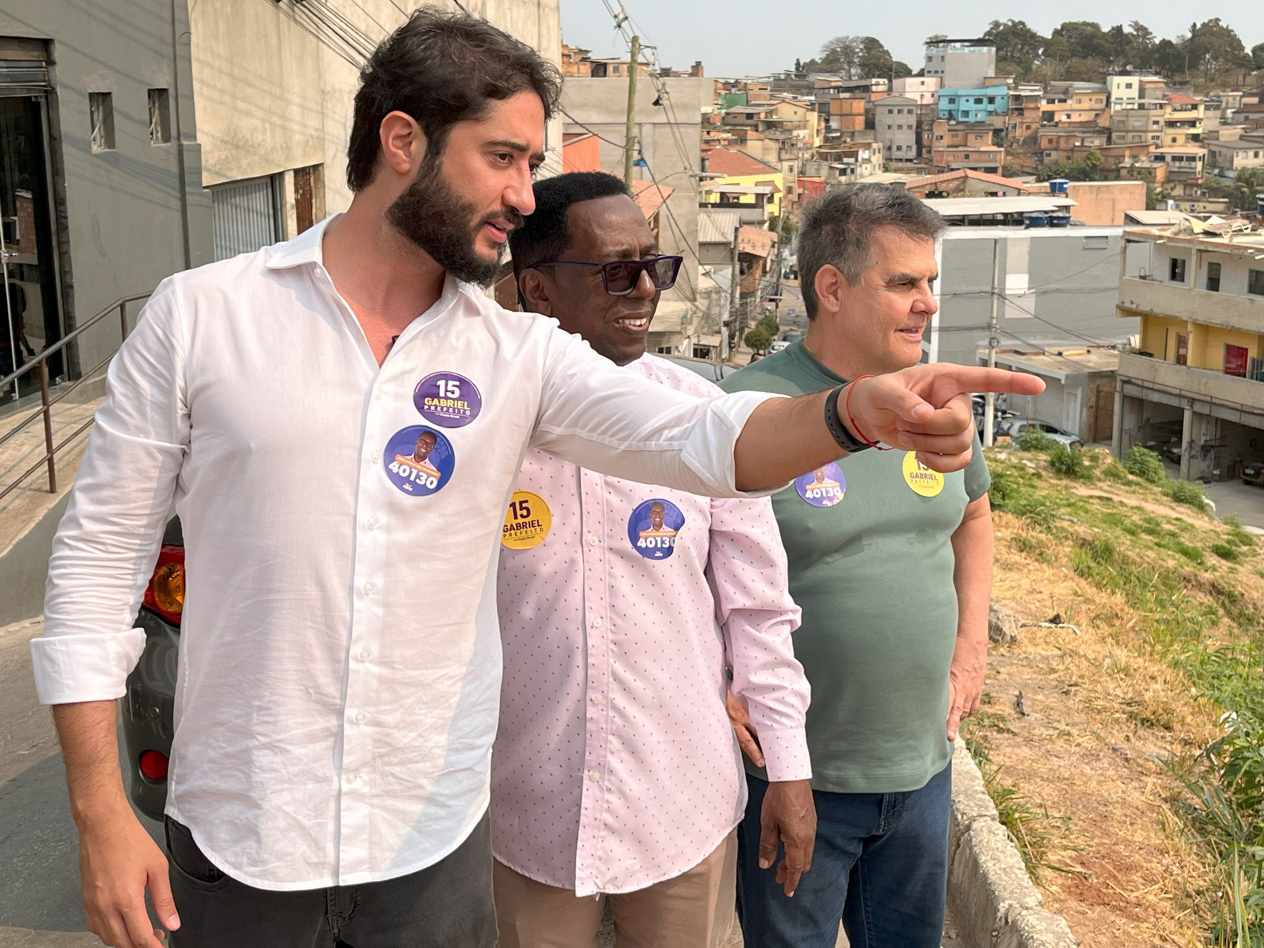 Gabriel Azevedo visita aglomerado da Serra e cobra implementação de gratuidades aprovadas pela Câmara