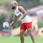 Gabigol é o jogador do Flamengo com mais cartões em 2023