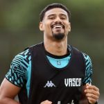 Gabriel Dias vive drama no Vasco, após mais de um ano longe dos gramados