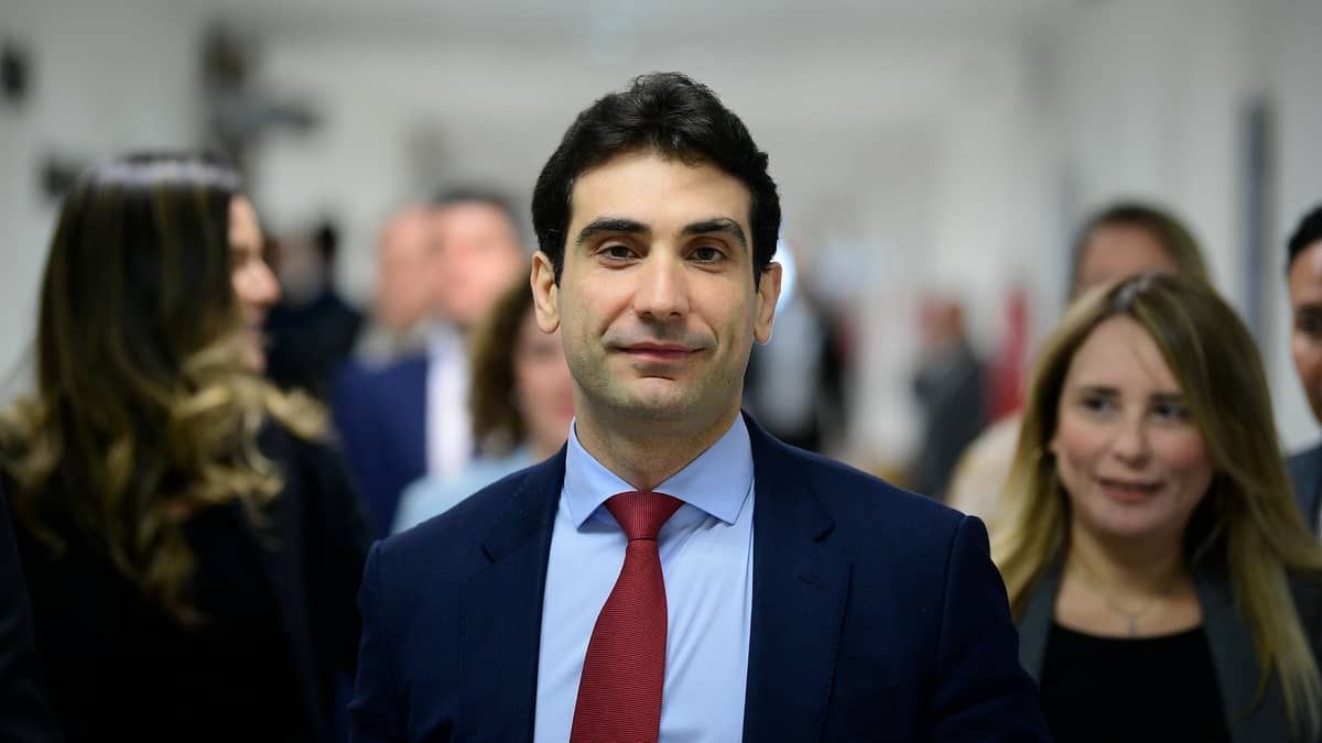 Galípolo acena para presidente do BC e elogia política econômica do governo Lula durante sabatina