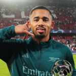 Show brasileiro: com gols de Martinelli e Jesus, Arsenal vence Sevilla na Champions