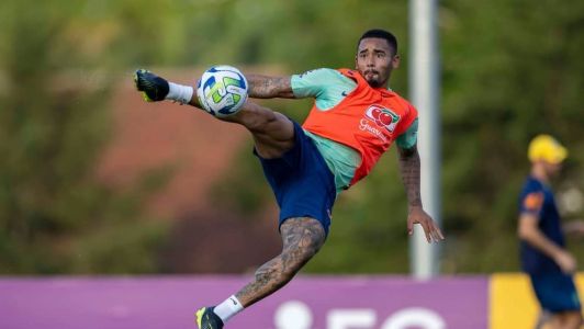 Gabriel Jesus será titular na partida contra a Argentina