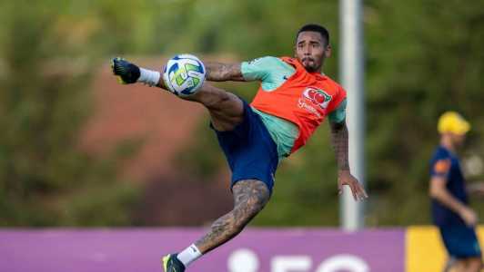 Gabriel Jesus será titular na partida contra a Argentina