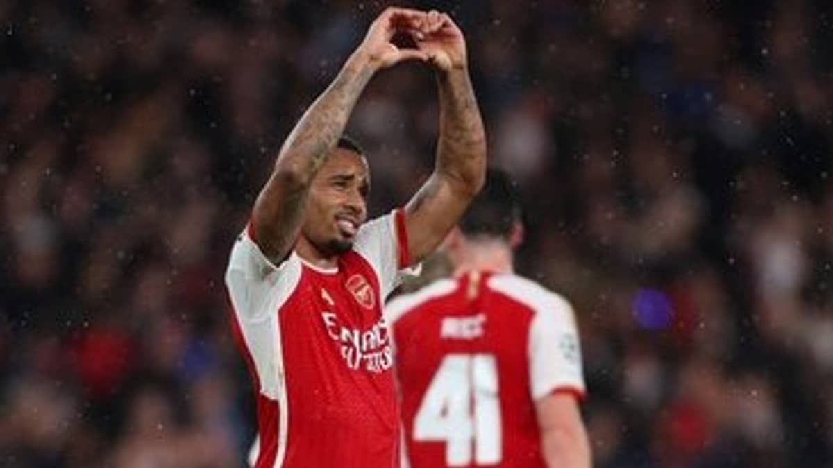 Gabriel Jesus supera marca de Hulk e Romário na Champions League
