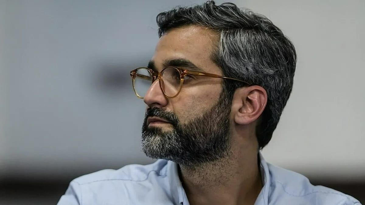 CEO do Cruzeiro vai a jogo da Seleção e se reúne com patrocinador bilionário