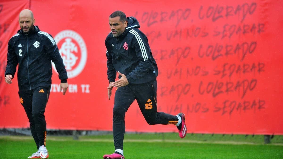 Inter tem dois reforços para enfrentar o Coritiba no Brasileirão