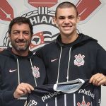 Corinthians renova contrato de Gabriel Moscardo