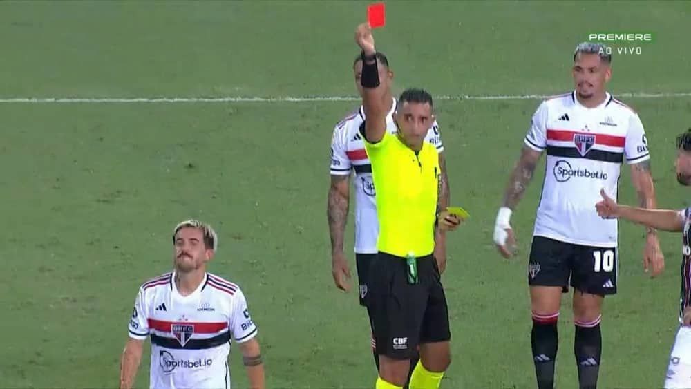 Gabriel Neves é expulso contra Fluminense e desfalca São Paulo