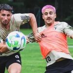 Volante do São Paulo posta foto com cabelo colorido e recebe ameaças