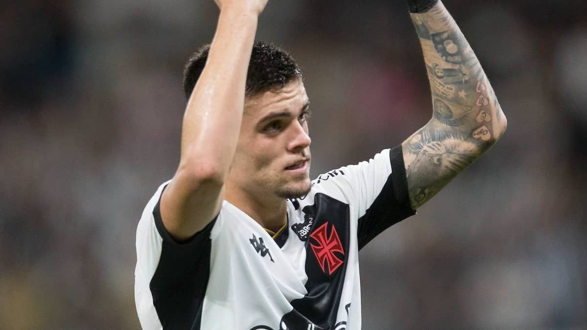 Gabriel Pec vira artilheiro e se torna decisivo no Vasco