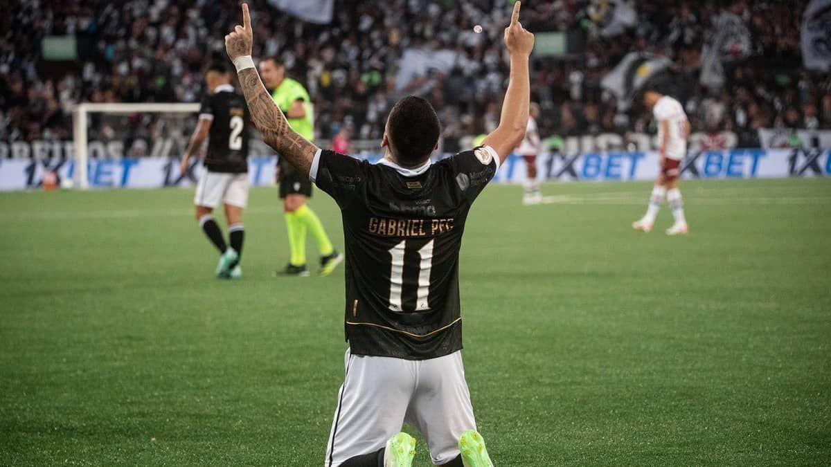 Gabriel Pec se consolida e dispara na artilharia do Vasco em 2023
