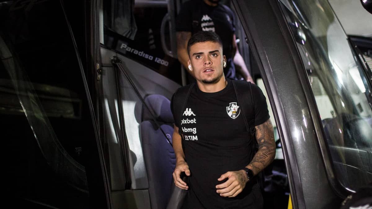 Após vitória do Vasco, Pec projeta partida com Botafogo