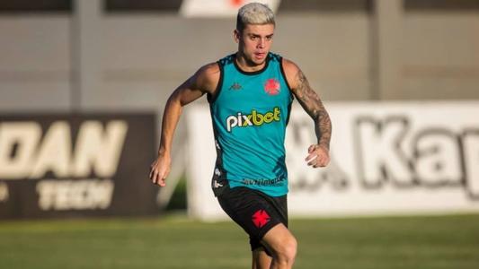 Gabriel Pec vive um excelente momento com a camisa do Vasco