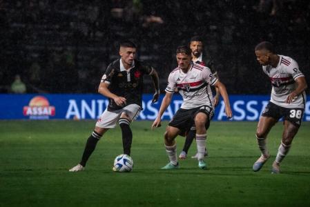 Gabriel Pec pelo Vasco
