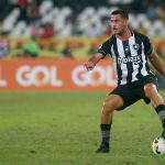 Gabriel Pires rescinde com o Benfica e fica livre para assinar com o Fluminense