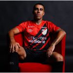 Reforço do Athletico-PR, Gabriel homenageia ídolo do clube em escolha de número