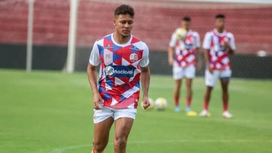 Gabriel Santiago, meia do Náutico, voltou aos treinos nesta segunda (10)