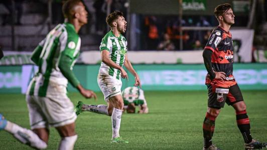Gabriel Taliari marca dois e assina vitória do Ju no Jaconi