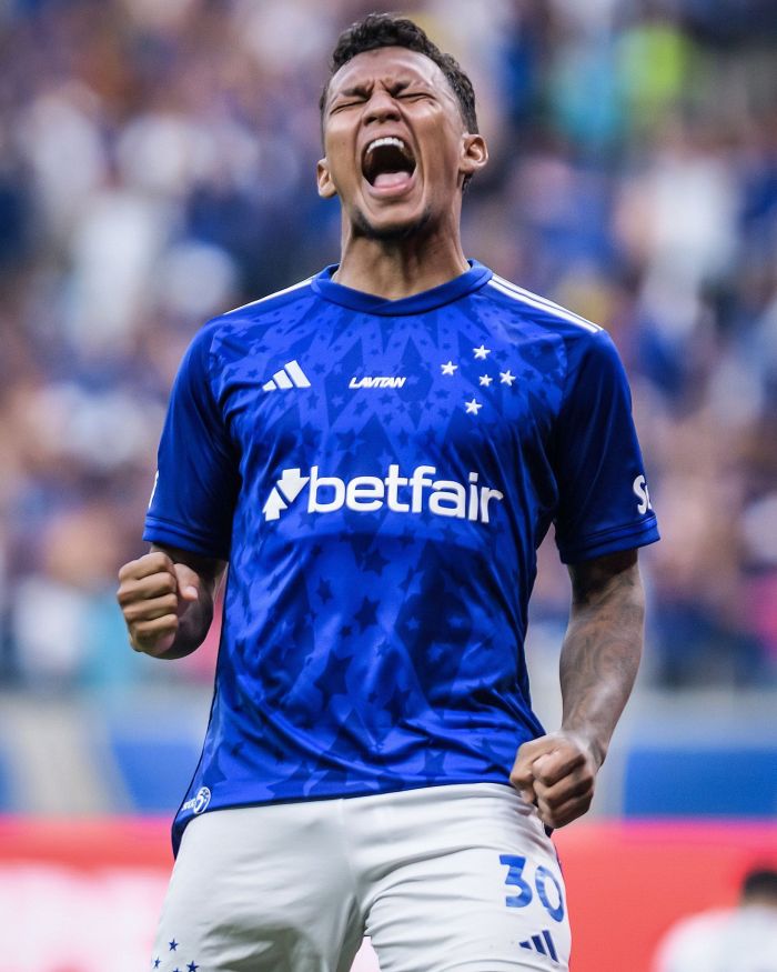 Gabriel Veron vive bom momento e mostra evolução com a camisa do Cruzeiro