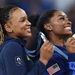Final na trave e no solo, com Rebeca Andrade e Simone Biles: horários e onde assistir