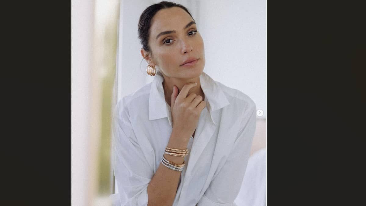 Atriz israelense Gal Gadot diz que 'o mundo não pode ficar em cima do muro'