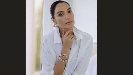 Gal Gadot manifestou sua tristeza com a morte de centenas de pessoas em razão do conflito