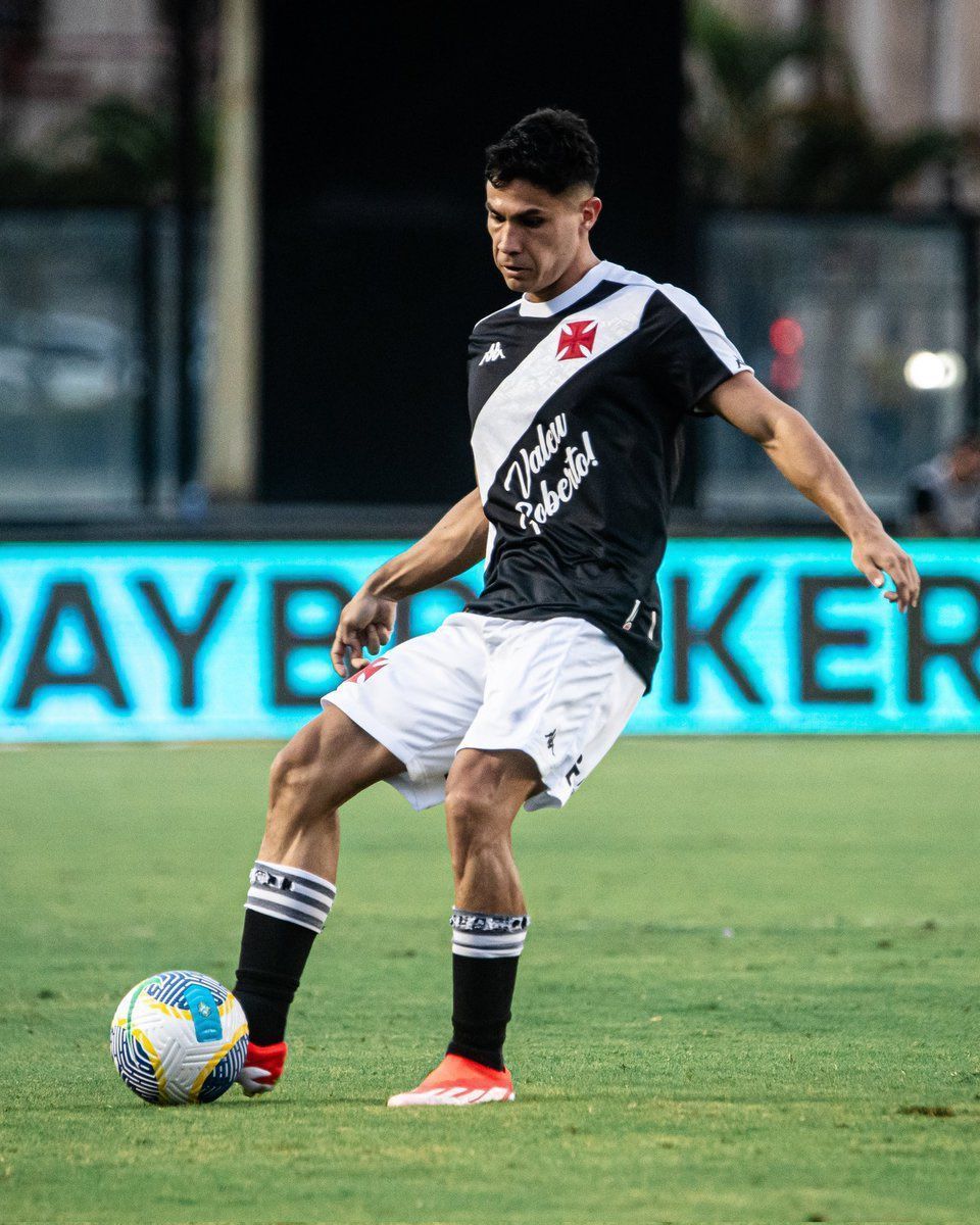Chileno é mais um da ‘barca do Vasco’ e clube busca interessados para negócio