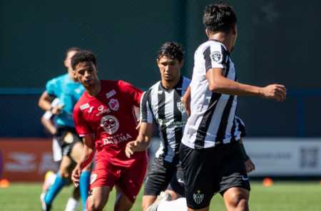 Atlético foi derrotado por 3 a 1 pelo Ibrachina-SP e deixou a Copa São Paulo