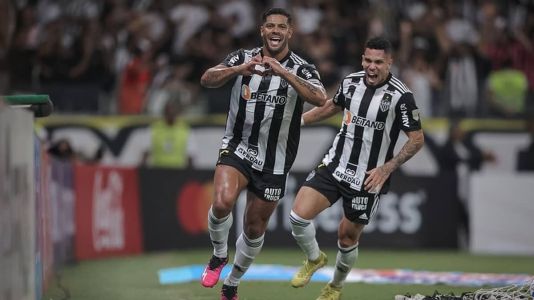 Galo, de Hulk e Paulinho, busca dar mais um passo rumo à fase de grupos