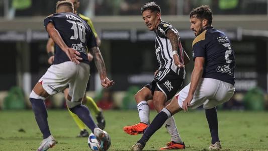 Galo jamais perdeu para adversários peruanos em sua história