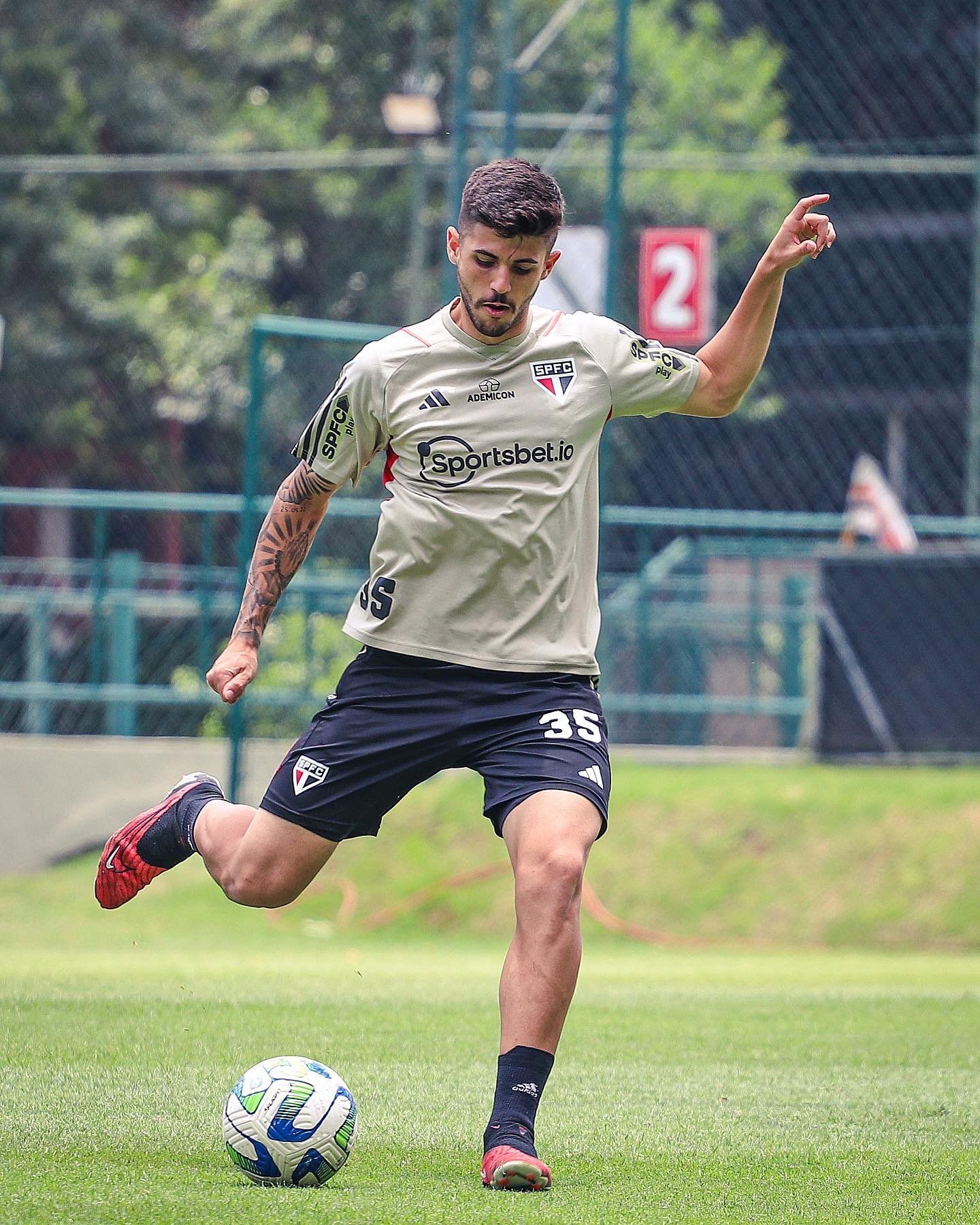 São Paulo x Flamengo: veja escalações prováveis no Brasileirão