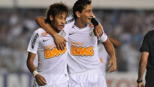 Ganso e Neymar formaram dupla no Santos