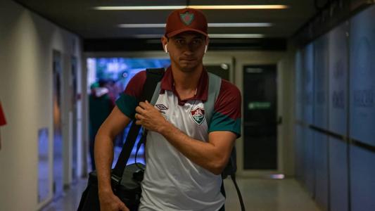 Ganso na chegada ao Maracanã, nesta terça-feira, será titular do Fluminense