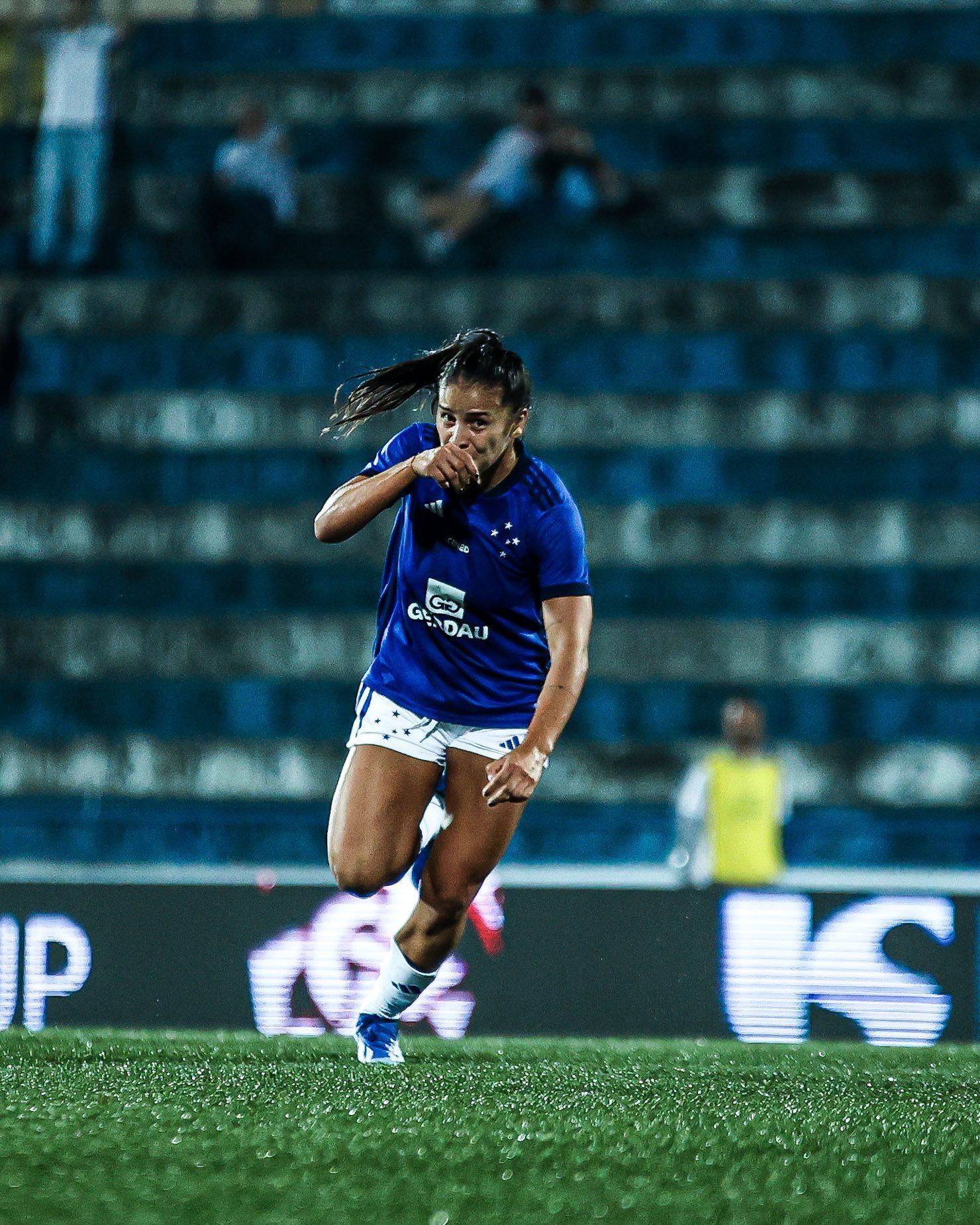 Cruzeiro marca no fim e empata com Internacional na Ladies Cup