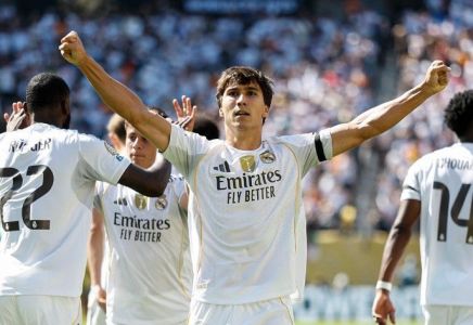 Gonzalo Garcia comemora gol pelo Real Madrid no Mundial de Clubes da Fifa