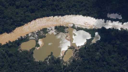 Garimpo deixa rastro de contaminação em rios da terra indígena Yanomami