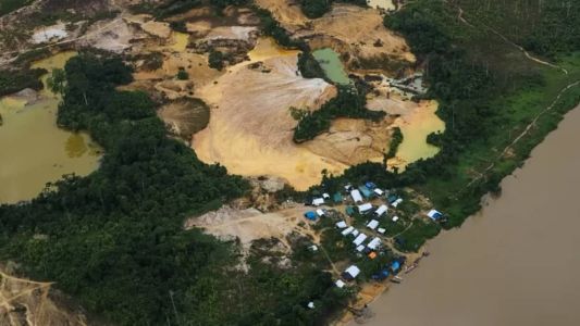 Garimpo ilegal ameaça terra indígena Yanomami, em Roraima