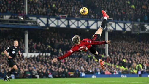 Garnacho marca golaço durante partida entre United e Everton