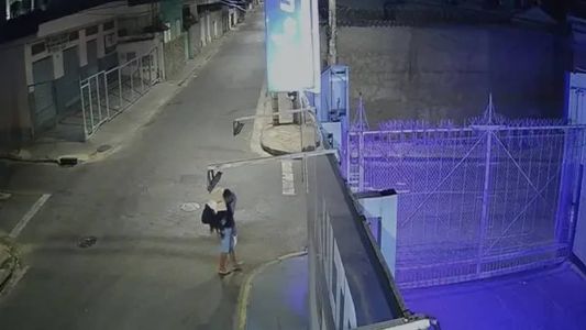 Garota foi encontrada desacordada na calçada por estuprador, que a levou para campo