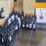 Homem é preso com 60 garrafas de vinho e 1,6 mil cigarros eletrônicos em ônibus no Paraná  