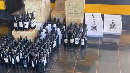 Garrafas de vinho apreendidas