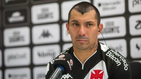 Gary Medel foi apresentado oficialmente no CT Moacyr Barbosa